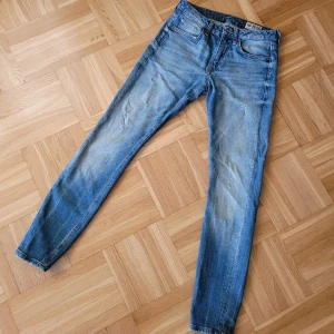 Jeans Boyfriend 26/30 - Jeans boyfriend modell, tjej 26/30 Snygga perfekta vardagsjeans! Välhållna! Inga fel. 