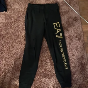 EA7 byxor - Bra skick