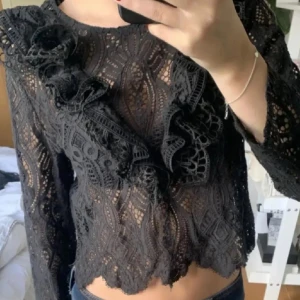 Zara spetstopp  - Så snygg spetstopp från Zara❤️Storlek M. Lägg prisförslag 