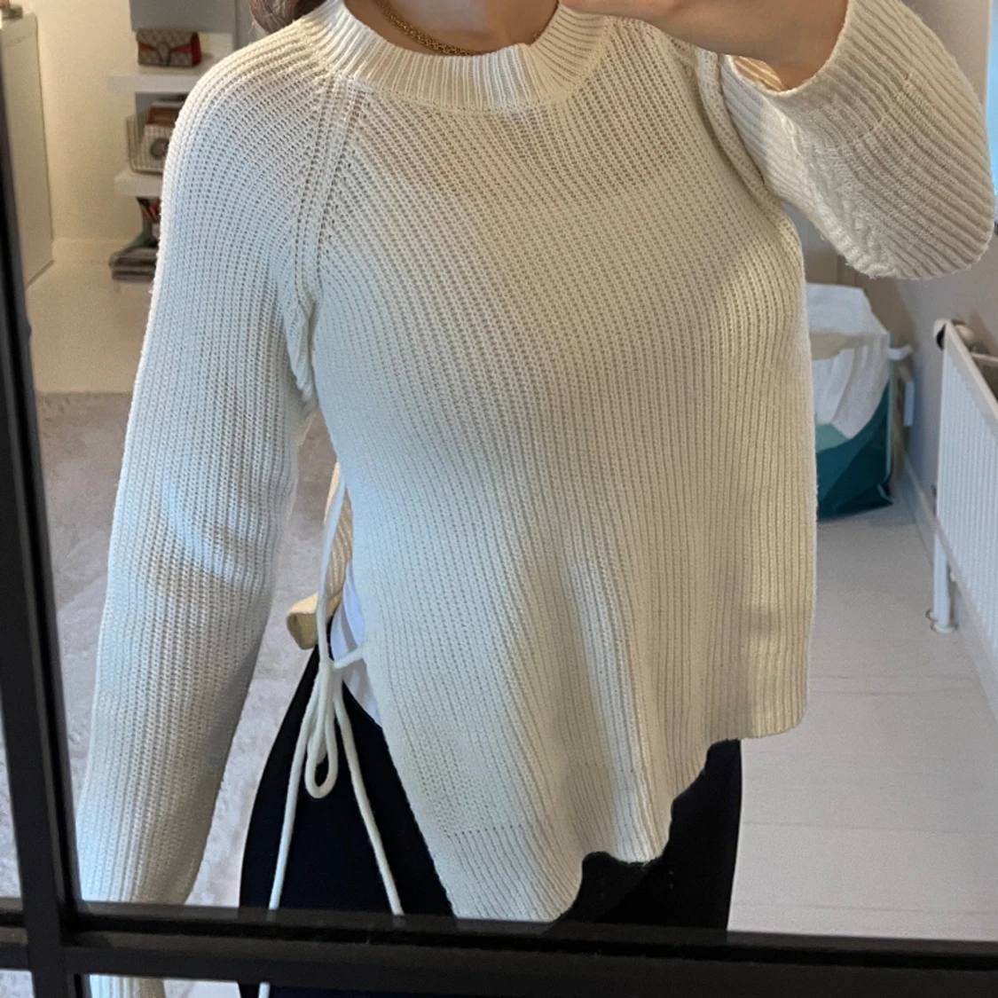 Tröja med snärningsdetalj 