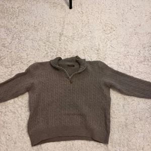 Stenströms tröja - Säljer denna jätte fina stenströms tröja för att den har blivit liten till min lillasyster.