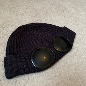 Cp company mössa - Cp company mössa  En gammal modell 