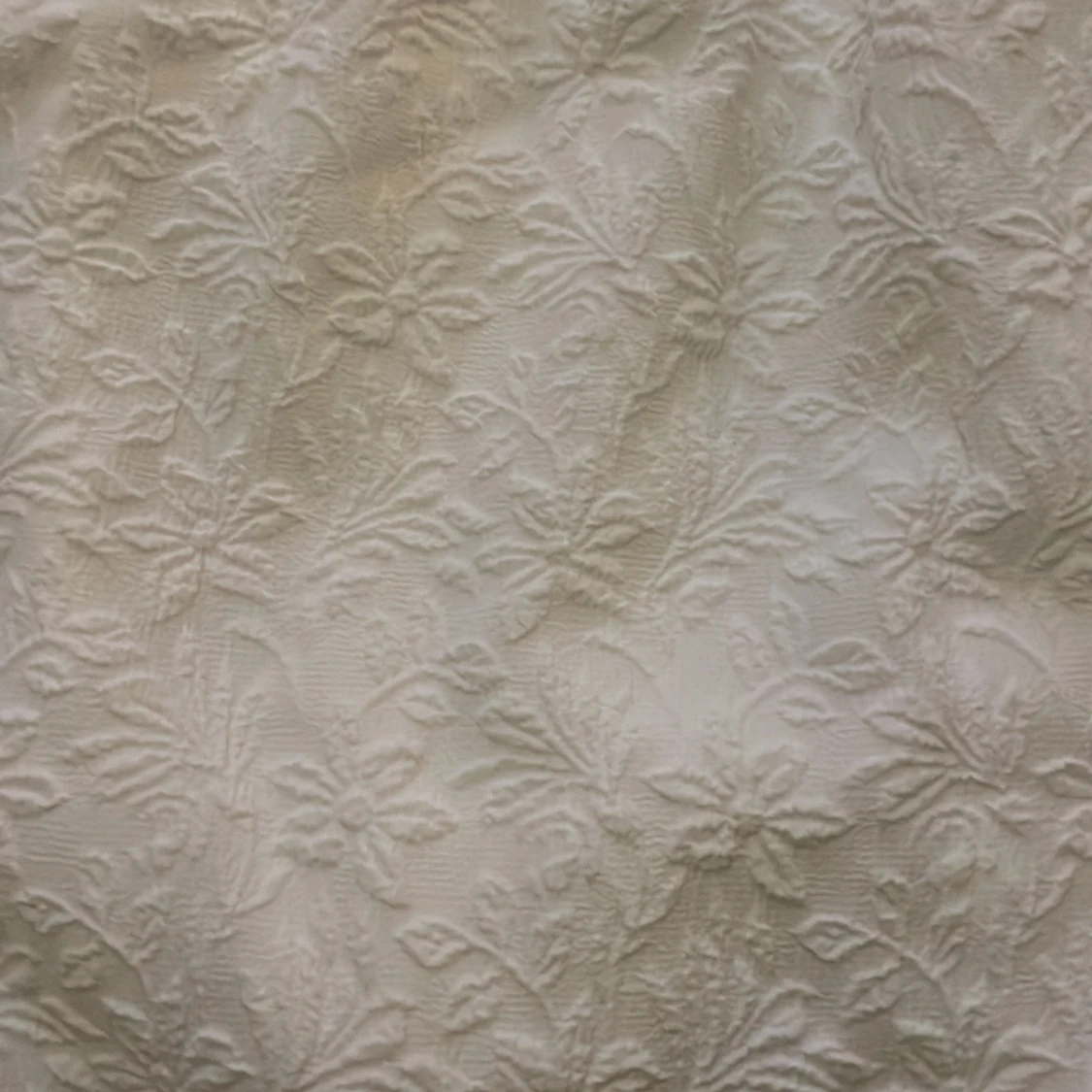  Vit blommig studentklänning  - 90