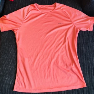 Tränings tröja  - CRAFT träningströja. Knappt använd. Stl S /M.  