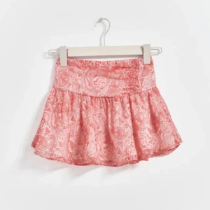 Kjol  - Kjol från barnavdelningen som är för liten. Aldrig använt, prislapp kvar 💕passar xs/s