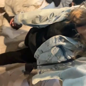 Jeansjacka - Säljer denna jättesnygga jeansjackan🤩 tror den är från hm🎀 