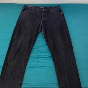 Ett par svarta jeans från Jack&Jones  W33 L32