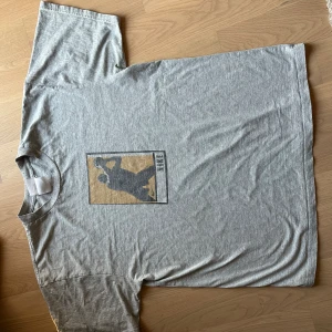 Vintage nike t-shirt (L)  - Säljer en vintage t-shirt från nike i storlek large, fint skick inga hål eller defekter. 