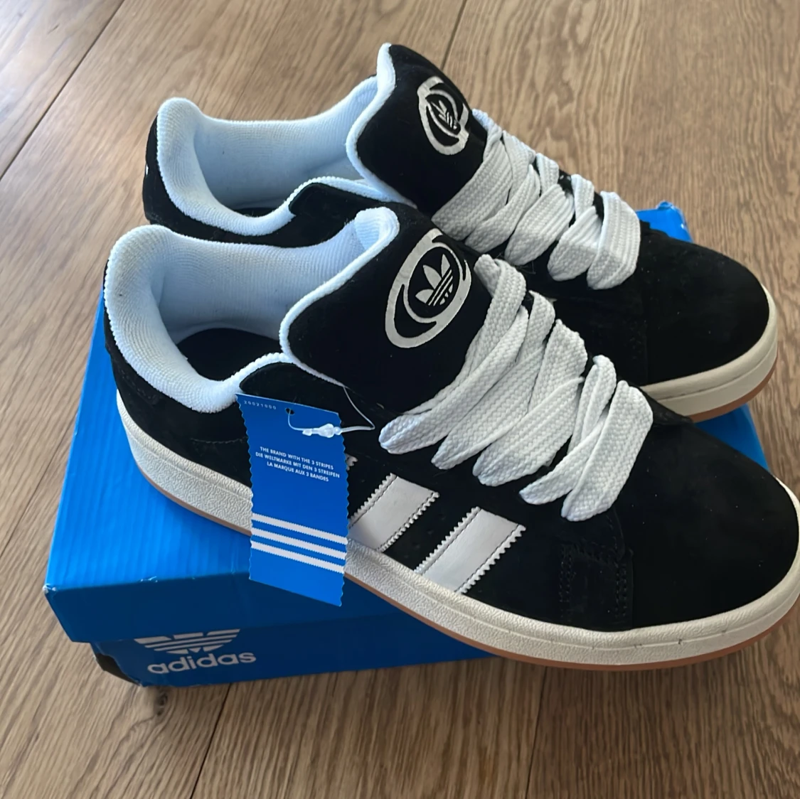 Adidas Campus 00s