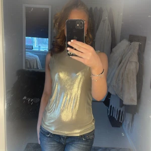 Festtopp - Jättefin tröja från hm💞 nästan helt oanvänd