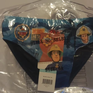 Nya! Fireman Sam badbyxor för barn   5-6 år  storlek 110/116  - Nya! Fireman Sam badbyxor för barn   5-6 år  storlek 110/116 * Nya  * Hela  * Rena  * Fri frakt vid köp över 1000sek