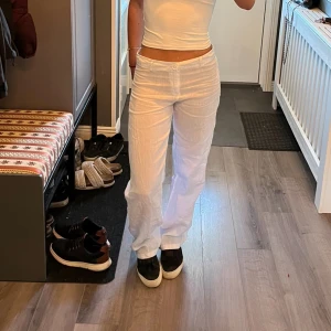 Linnebyxor  - Linnebyxor från ginatricots young kollektion i strl 164 vilket motsvarar xxs💞Fint skick! Slutsålda överallt⚠️