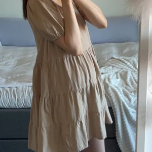 Klänning  - Säljer denna slutsålda klänning från Vero Moda i stl 34-36 💓 