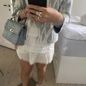 low waist kjol  - Söt vit low waist kjol 