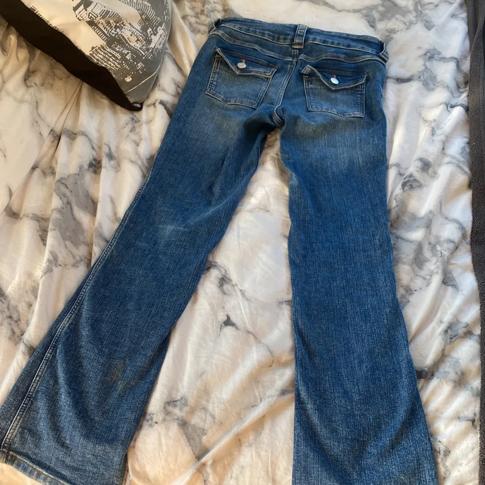 Säljer dessa jeans från hm i strl 158❤️ Super snygga bootcut. Jeans & Byxor.