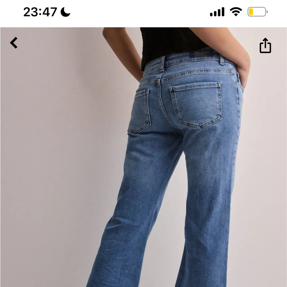 Säljer detta för en hundring billigare än orginalpriset för att jag fick hem dom igår hem kände i efterhand att det är en storlek förstora, men så så snygga, storlek 30/32 aka 40. Jeans & Byxor.