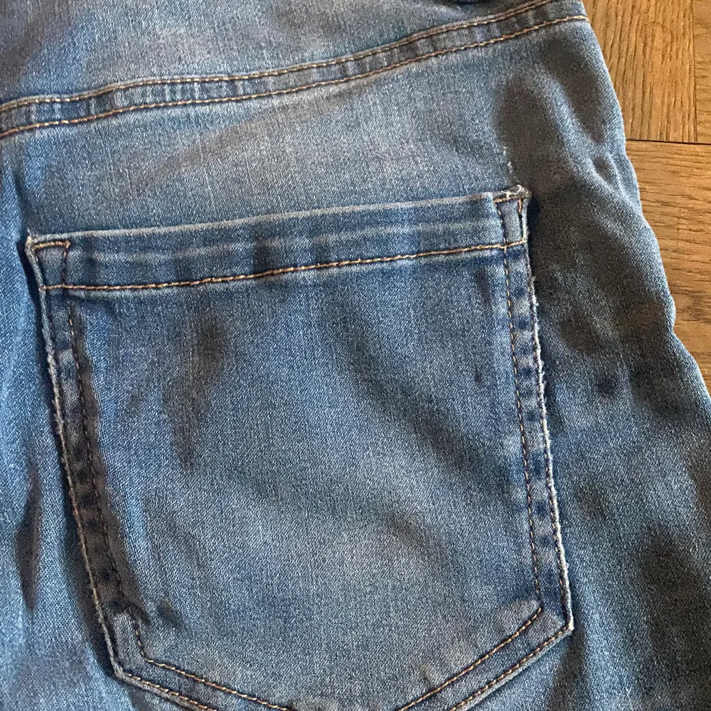 Shorts i riktigt skönt jeanstyg Storlek 38 . Shorts.