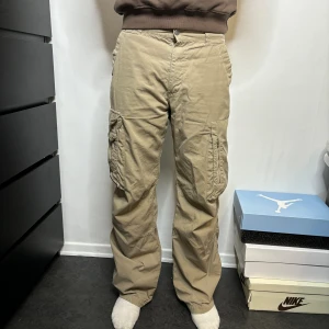 cargo byxor - cargo byxor som är thriftade  pris kan diskuteras 