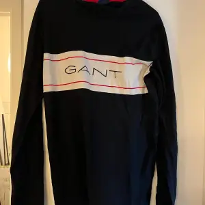 Långärmad tröja från Gant. Mycket fint skick! Herr storlek medium. Säljes för 150 kr👕