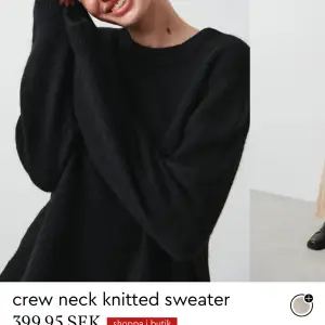 Söker denhär stickade tröjan från Gina tricot, deras premium quality crew neck knitted sweater i svart i storlek xs eller s💗skriv jättegärna om ni har och vill sälja