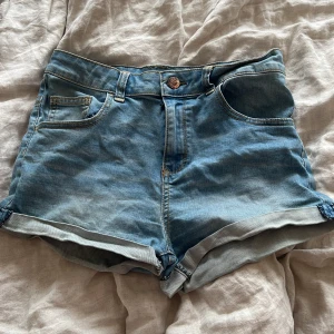 Shorts - Strl m, passar S 