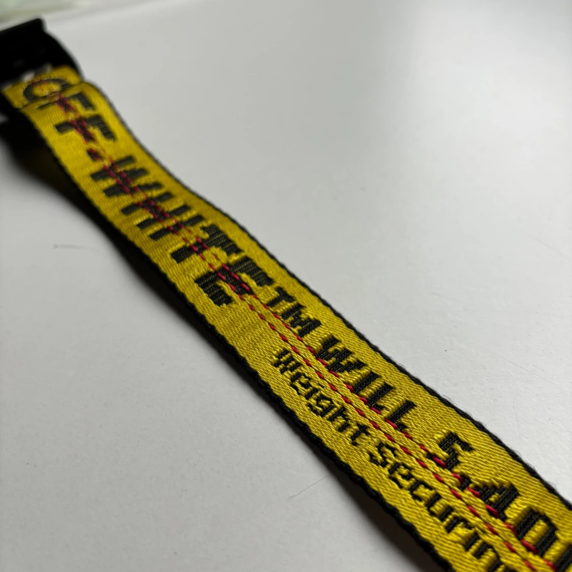 Off-White bälte gult  - 91