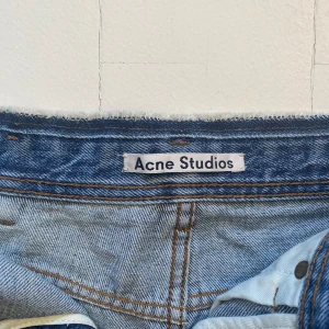 Acne jeanskjol  - Midi jeanskjol från Acne Studios