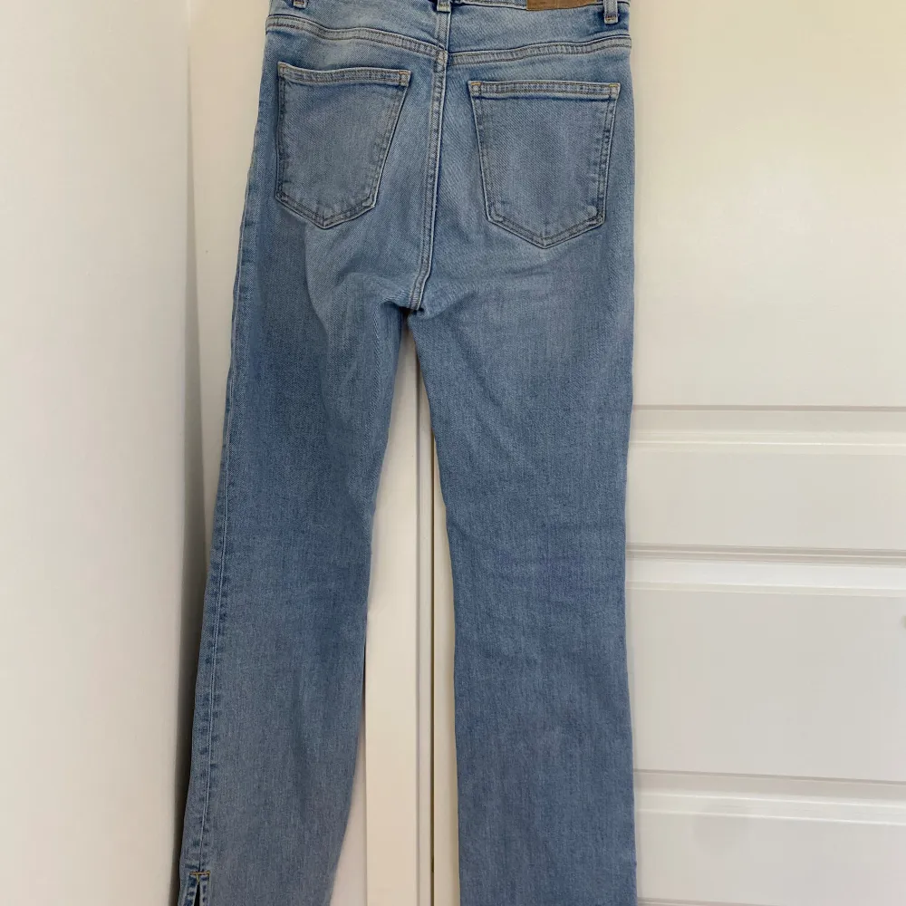 Jeans från Lager 157 i storlek S Använda men i bra skick, inga defekter. Jeans & Byxor.
