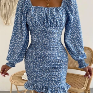 Klänning - Säljer denna superfina klänningen, fint skick!