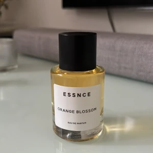 Essnce Orange Blossom - Oanvänd Orange Blossom från Essnce.