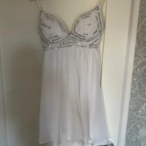 babydoll dress - jätte gullig klänning/tröja som skulle var jätte fin till konsert!   storlek s 