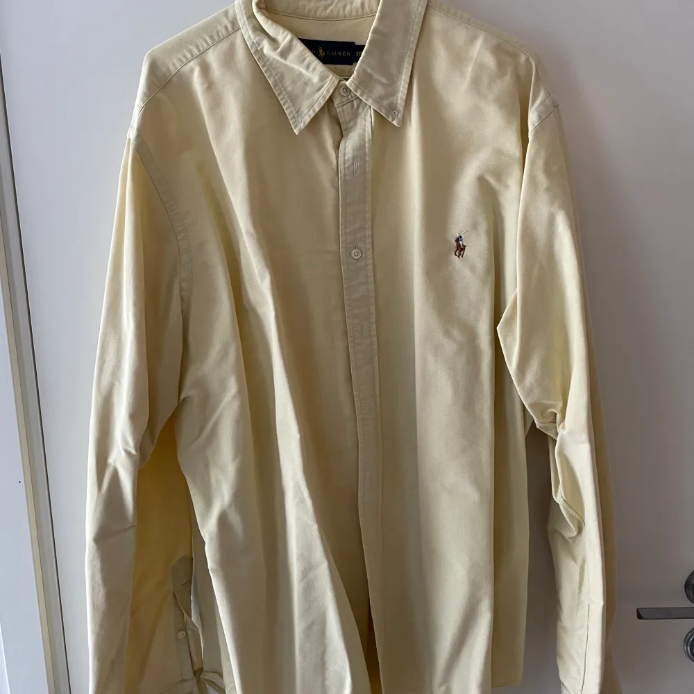 Gul Ralph Laurent skjorta classic fit. . Skjortor.