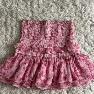 Kjol  - Jätte söt kjol från Gina 