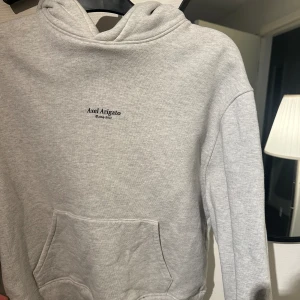 Arigato hoodie  - Använd bara ett fåtal gånger 