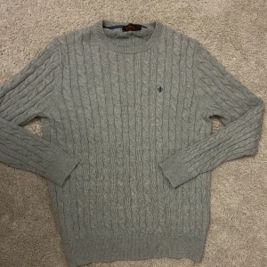 Stickad Morris tröja - Jätte fin stickad tröja från Morris, väl använd. I storlek L🙌🏼