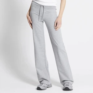 Mjukisbyxor - Säljer då jag ångrar storleken men redan slängt förpackningen, så de ör helt oanvända🩷