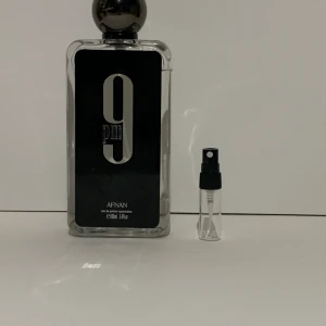 Afnan 9PM 2ml - Säljer samples av denna parfym. OBS: 1ml motsvarar ca 15 spray. Kom dm för ytterligare frågor.