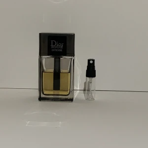 Dior Homme Intense 2ml - Säljer samples av denna parfym. OBS: 1ml motsvarar ca 15 spray. Kom dm för ytterligare frågor.
