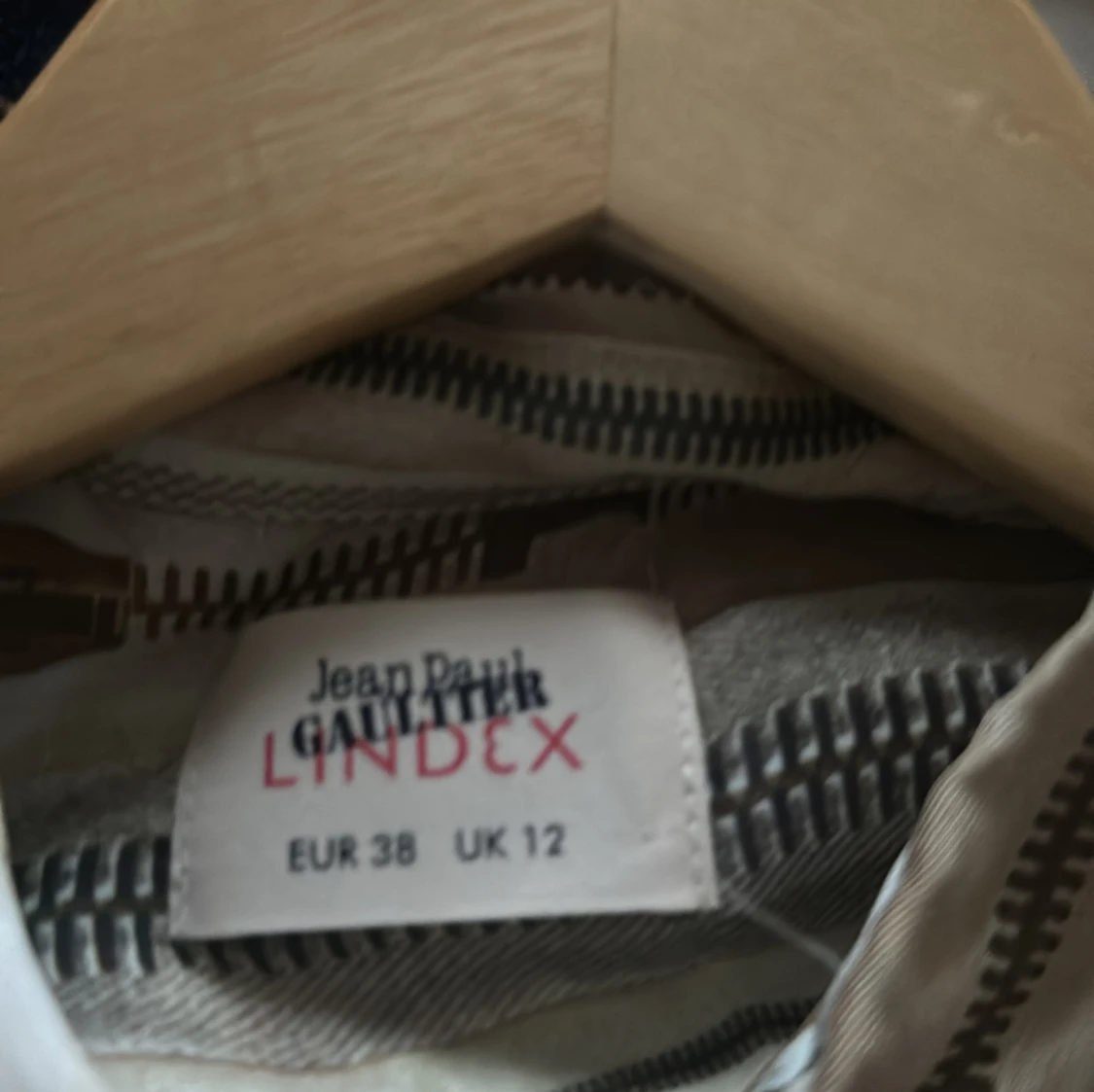 Ovanlig skjorta med blixtlåsdetalj - 91