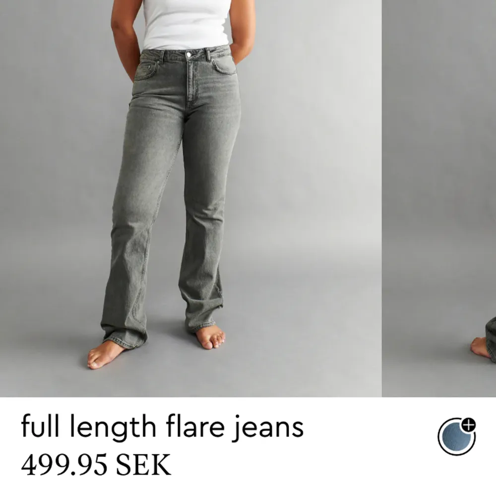 Jeans från gina tricot som är utsvängda och mid waist 💕Köpta för 500. Jeans & Byxor.