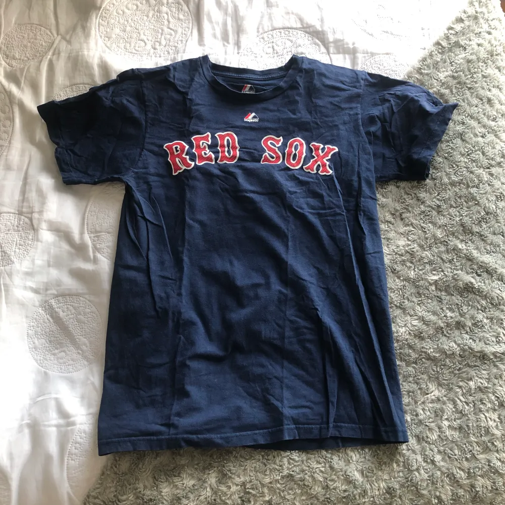 Red Sox t-shirt. 🩷. T-shirts.
