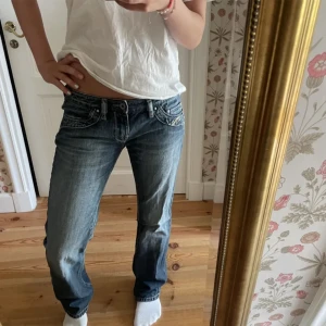 Diesel jeans  - Jätte fina lågmidjade diesel jeans som tyvärr är lite för små för mig som vanligtvis har st 38. Lånade bilder från förra ägaren!😊