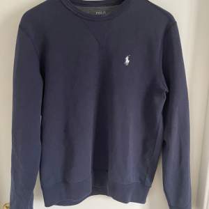 Polo Ralph Lauren sweatshirt inga defekter storlek S. Skriv om intresse