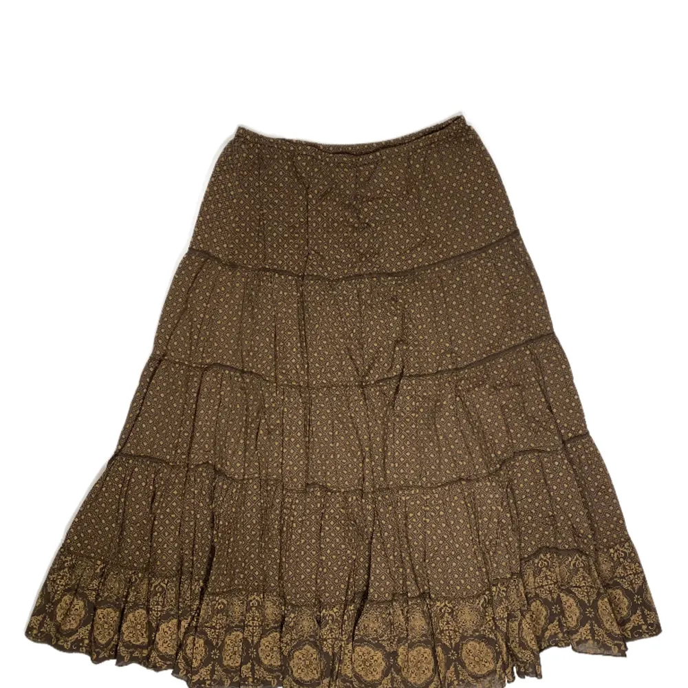 Brun maxi kjol för sommaren I 100% bomull   Stories XL   Stretchig midja, bra skick, knappt använd . Kjolar.