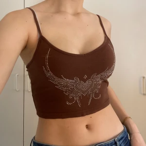 Brunt strass linne - Perfekt skick med alla stenar kvar🤩