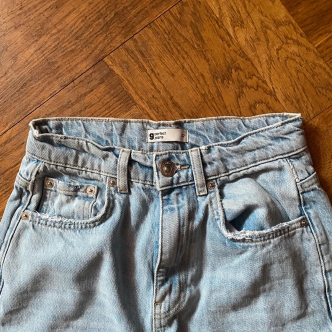 Högmidjade mom jeans  - 90