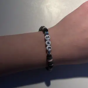 Armband med motivet ’She’ av Tyler the creator 💕   30kr plus frakt💞