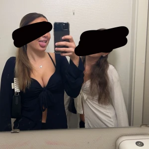 DesignBySi - Hej! Säljer denna tröjan från DesignBySi, inte jättemycket använd så väldigt fint skick. Storlek Xs