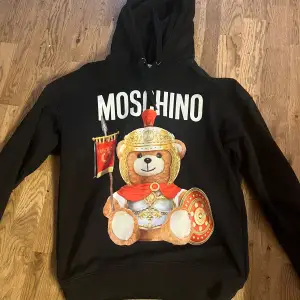 Moshino Hoodie i storlek M