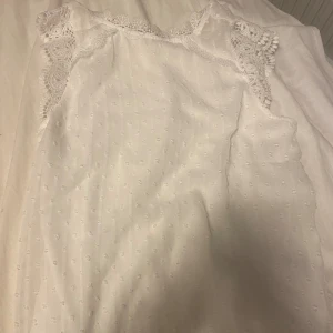 Blus - Endast använd 1 gång❤️